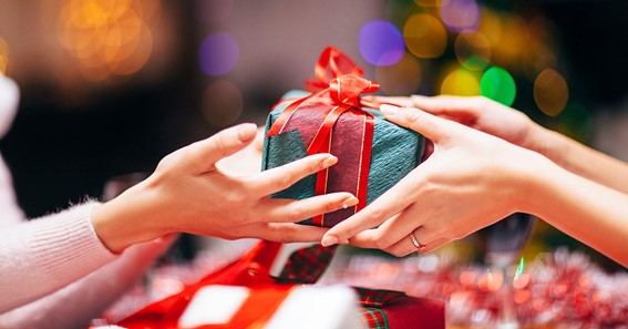 The Psychology Behind Gift Card Giving and Receiving